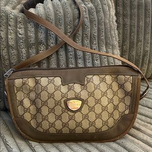 Gucci Vintage GG Supreme Shoulder Bag Coated Canvas Crescent Half Moon Purse